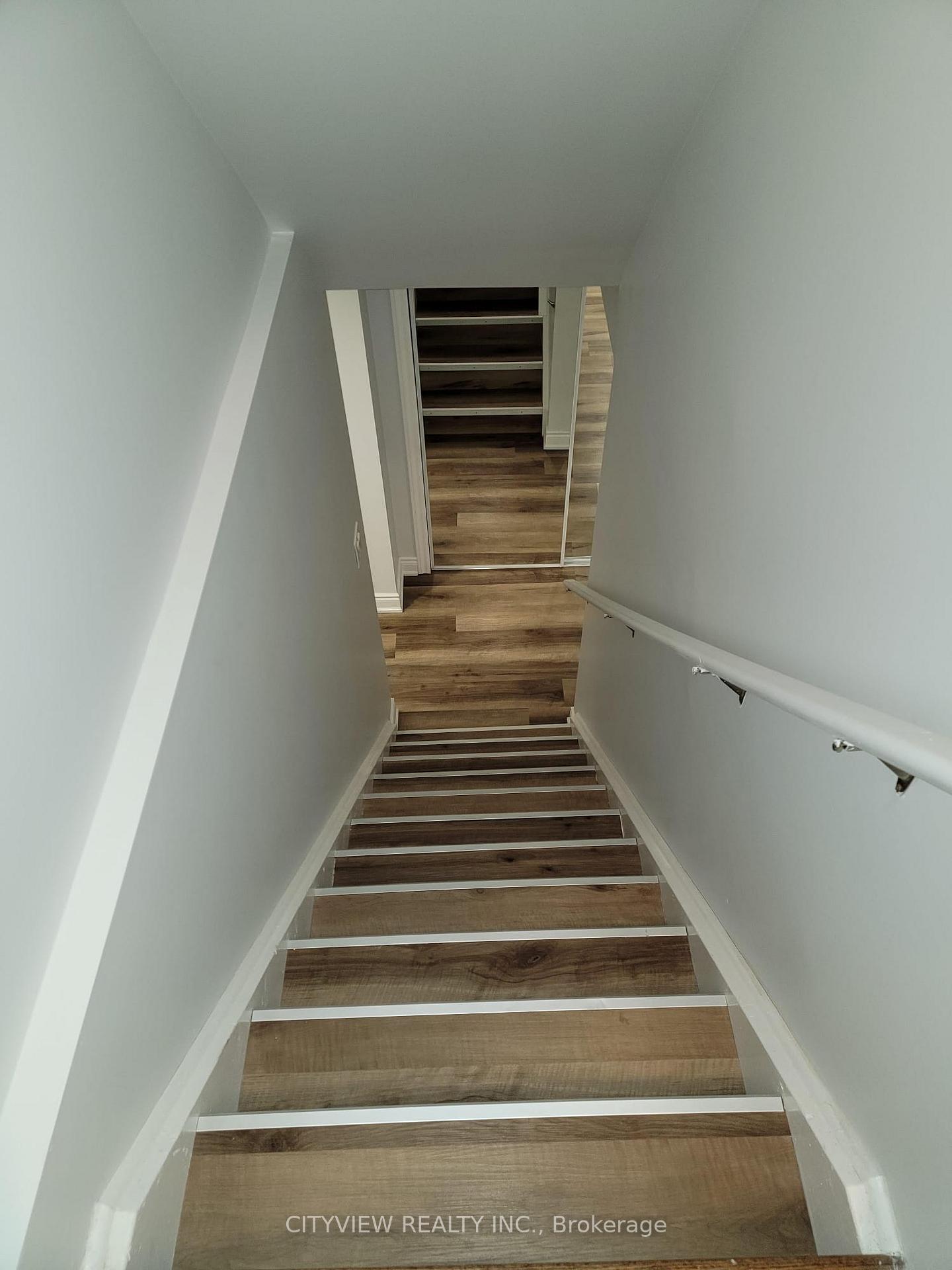 Photo 2 of 1466 Farmstead Drive, Milton, Ford — HOMEH