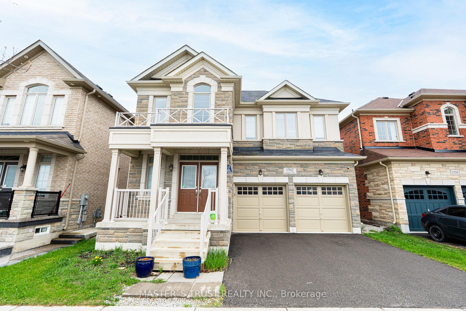 Front of 1562 Leger Way