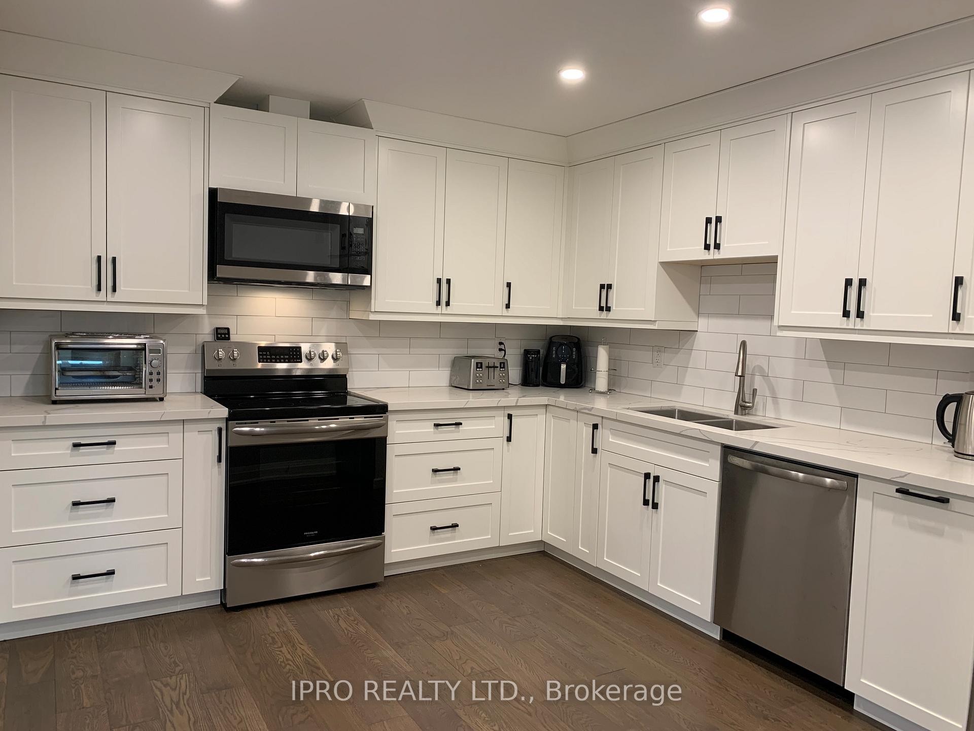 Front of Unit Loft, 5557 Eighth Line