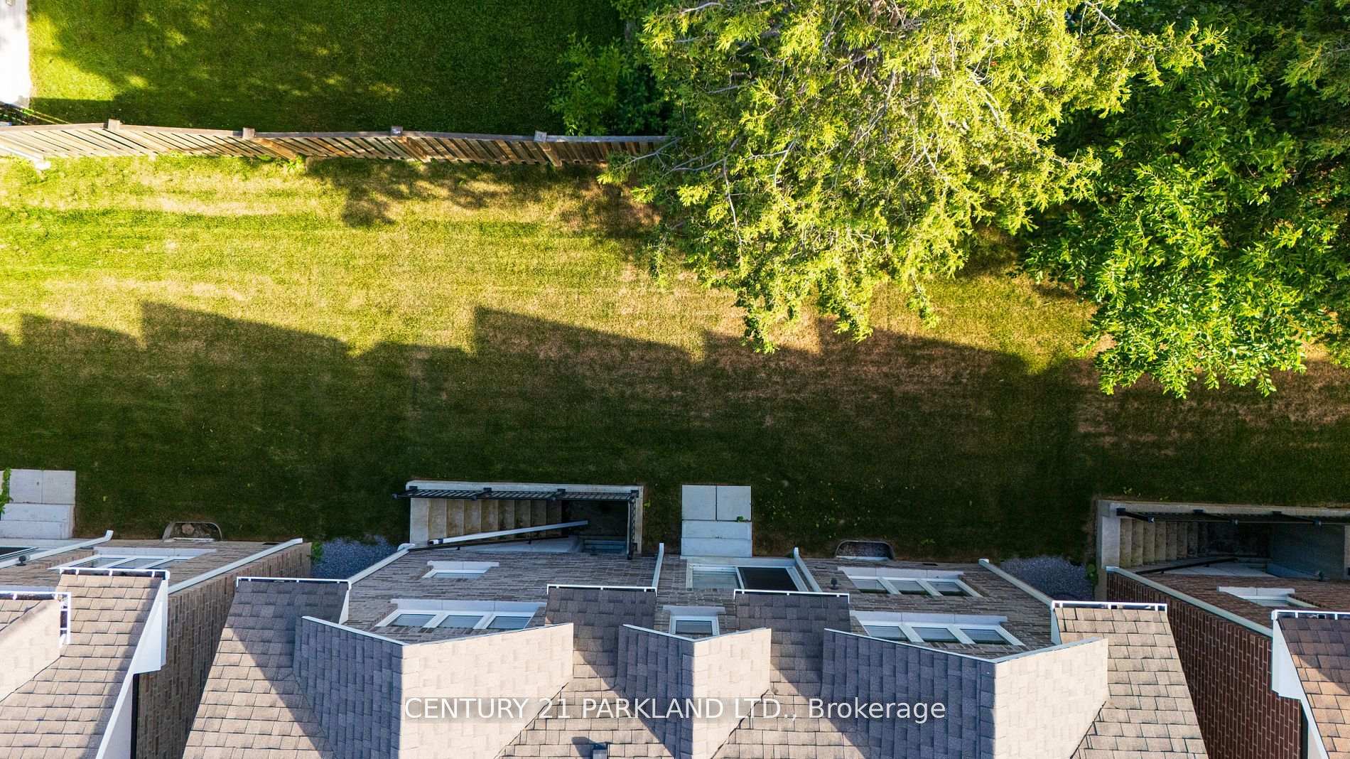 Photo 5 of Unit POTL #2, 1741 Fairport Road, Pickering, Dunbarton — HOMEH