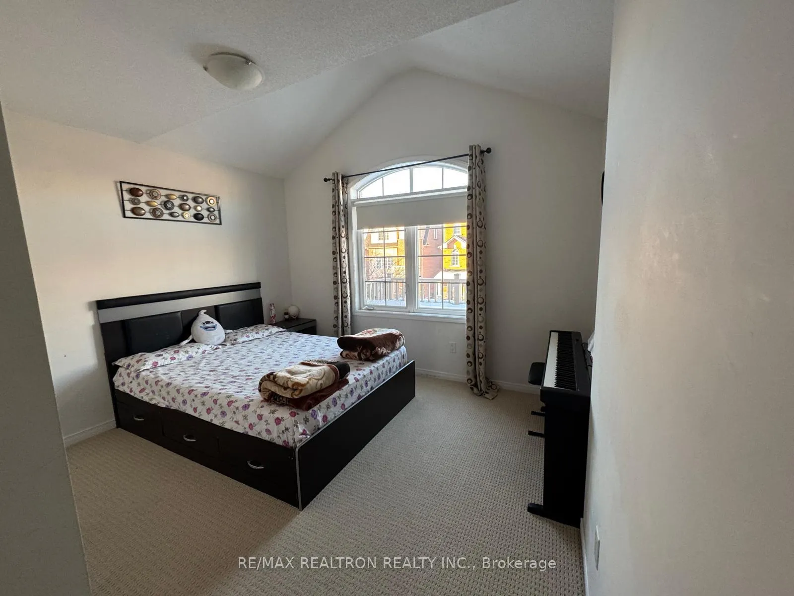 Photo 6 of 1547 Winville Road E, Pickering, Duffin Heights — HOMEH