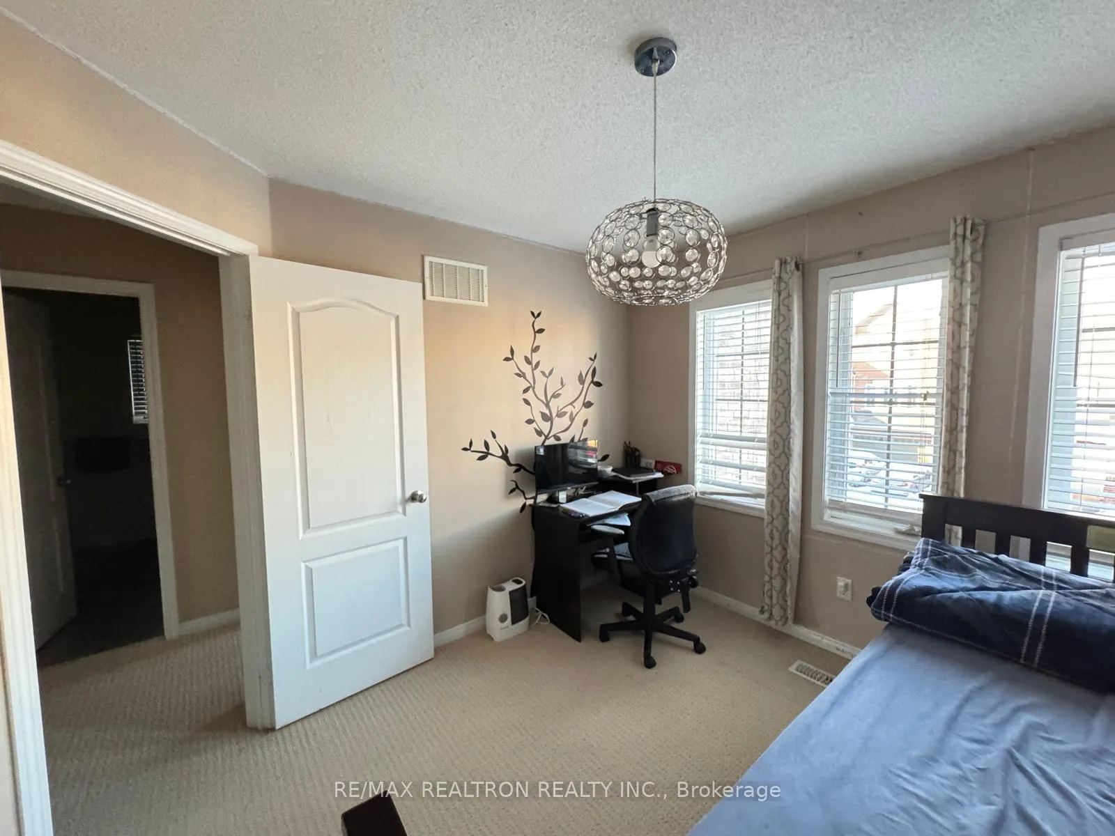 Photo 12 of 1547 Winville Road E, Pickering, Duffin Heights — HOMEH