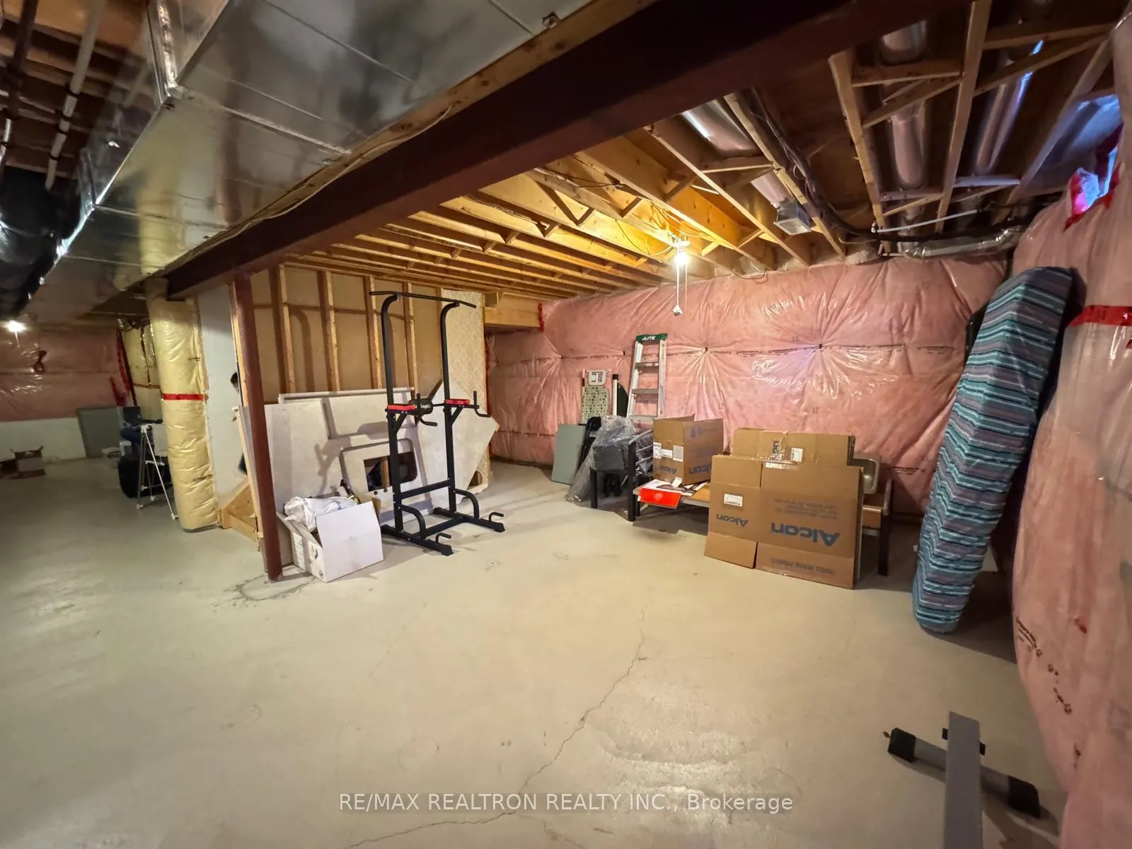 Photo 15 of 1547 Winville Road E, Pickering, Duffin Heights — HOMEH