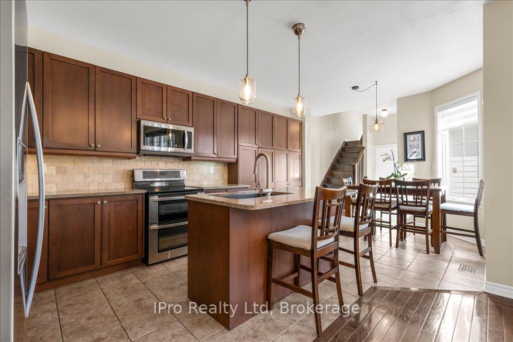 Photo 10 of 884 Bessy Trail, Milton, Coates — HOMEH