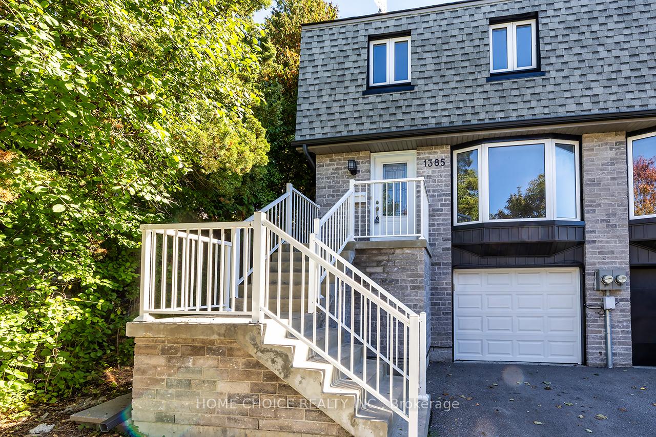 Front of 1385 Palmetto Drive