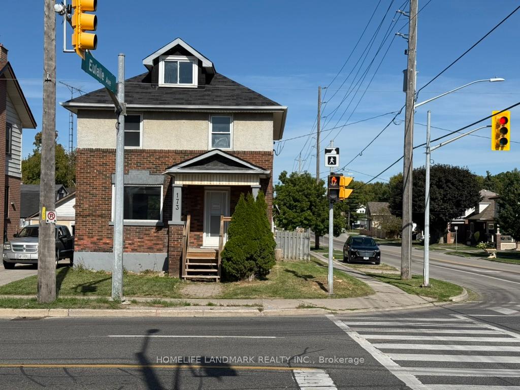 Front of 173 Ritson Road S