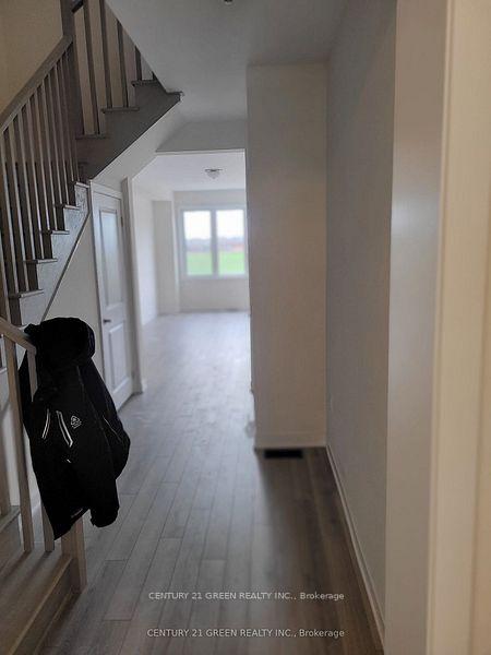Photo 5 of 1492 Rose Way, Milton, Cobban — HOMEH