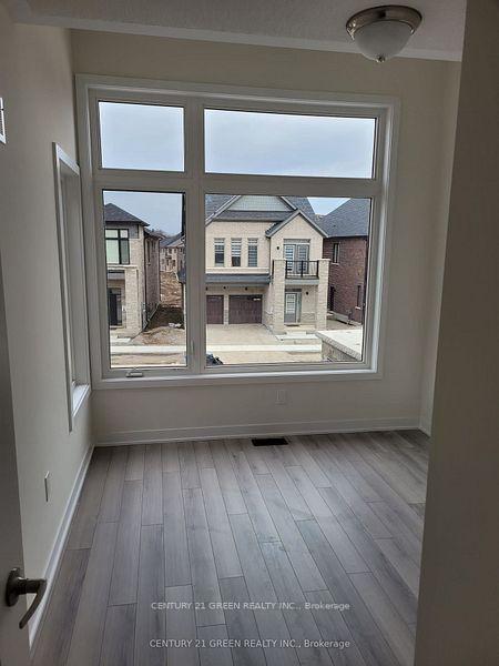 Photo 13 of 1492 Rose Way, Milton, Cobban — HOMEH