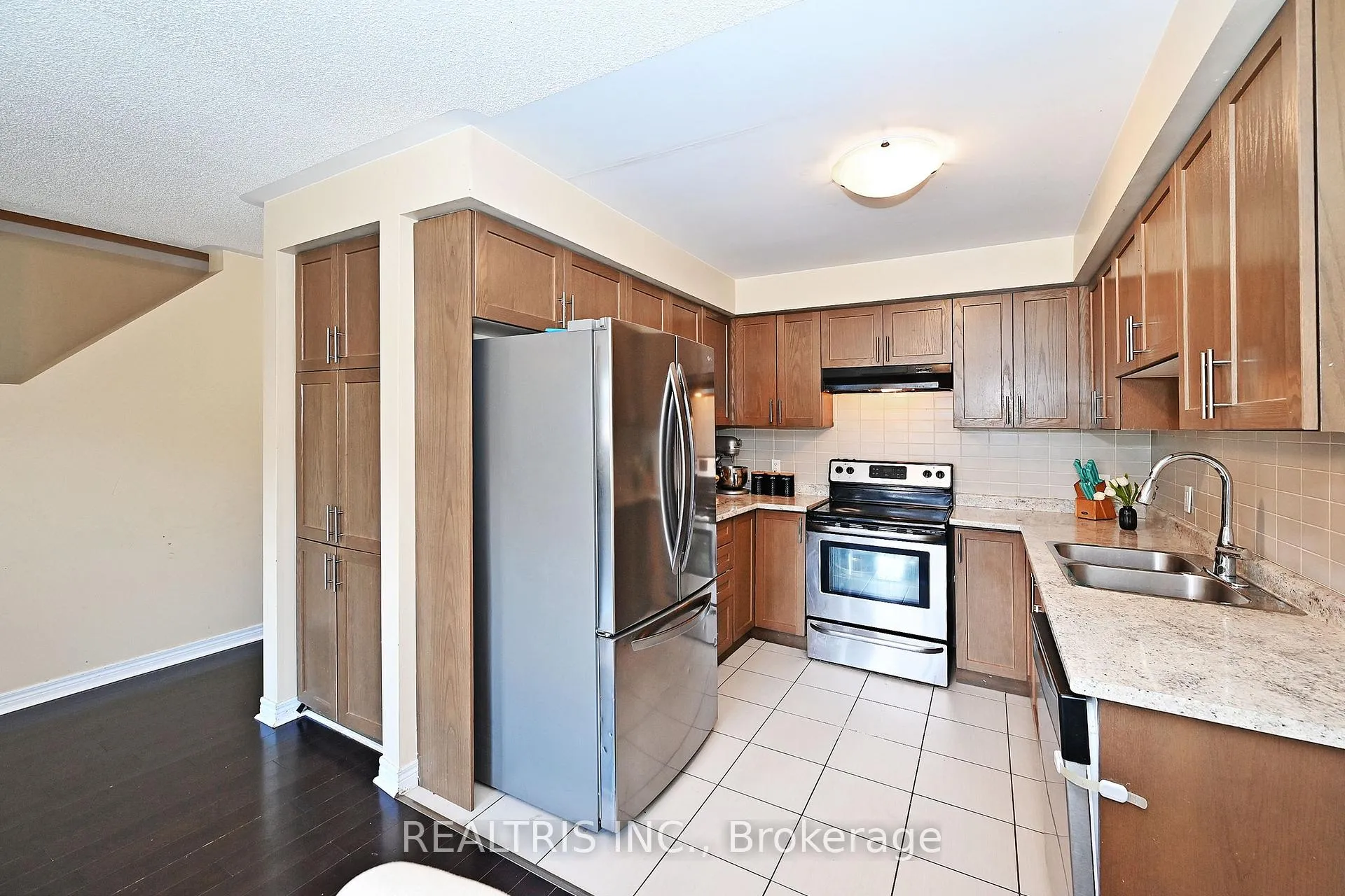 Photo 24 of 85 Tabaret Crescent, Oshawa, Windfields — HOMEH