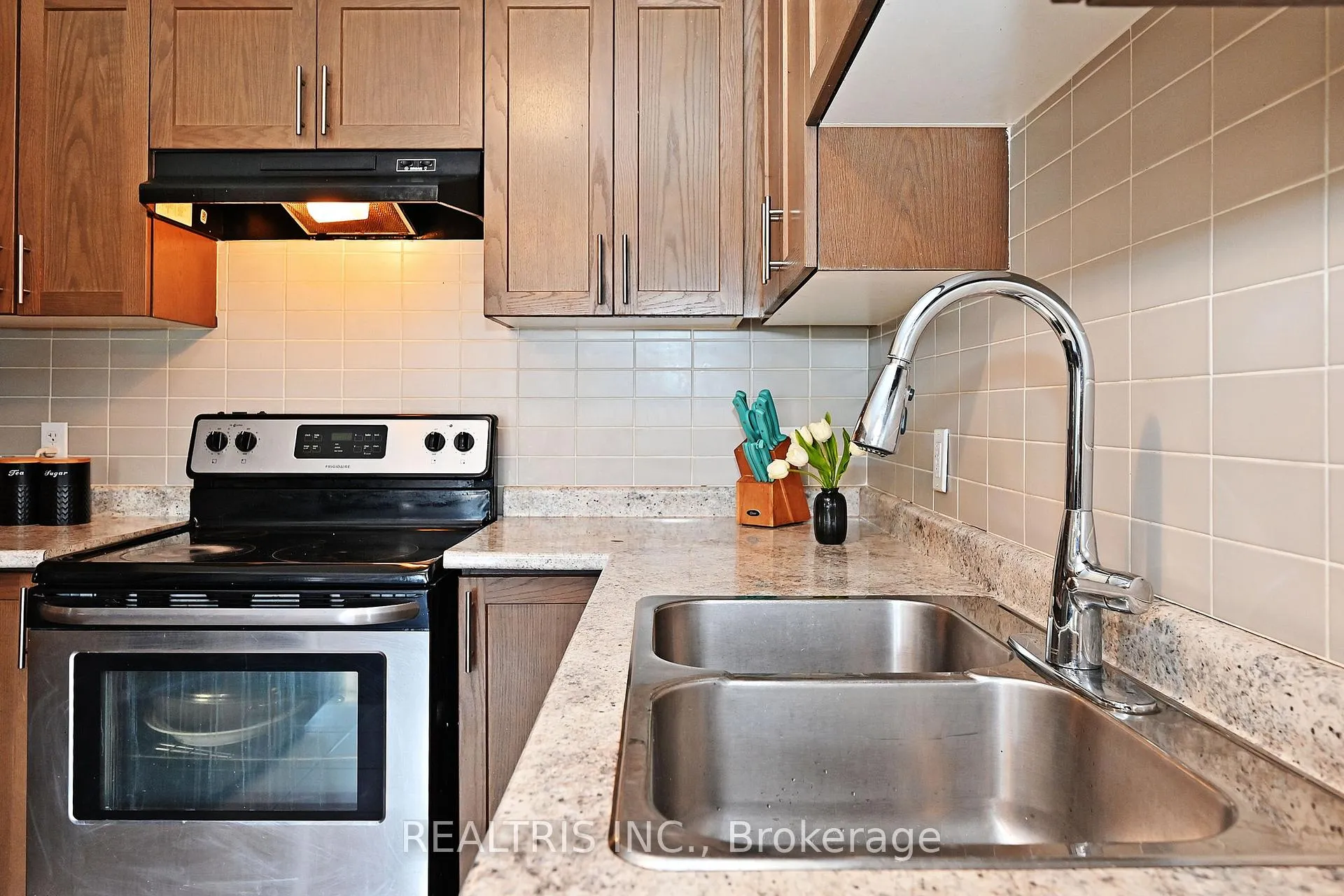 Photo 27 of 85 Tabaret Crescent, Oshawa, Windfields — HOMEH