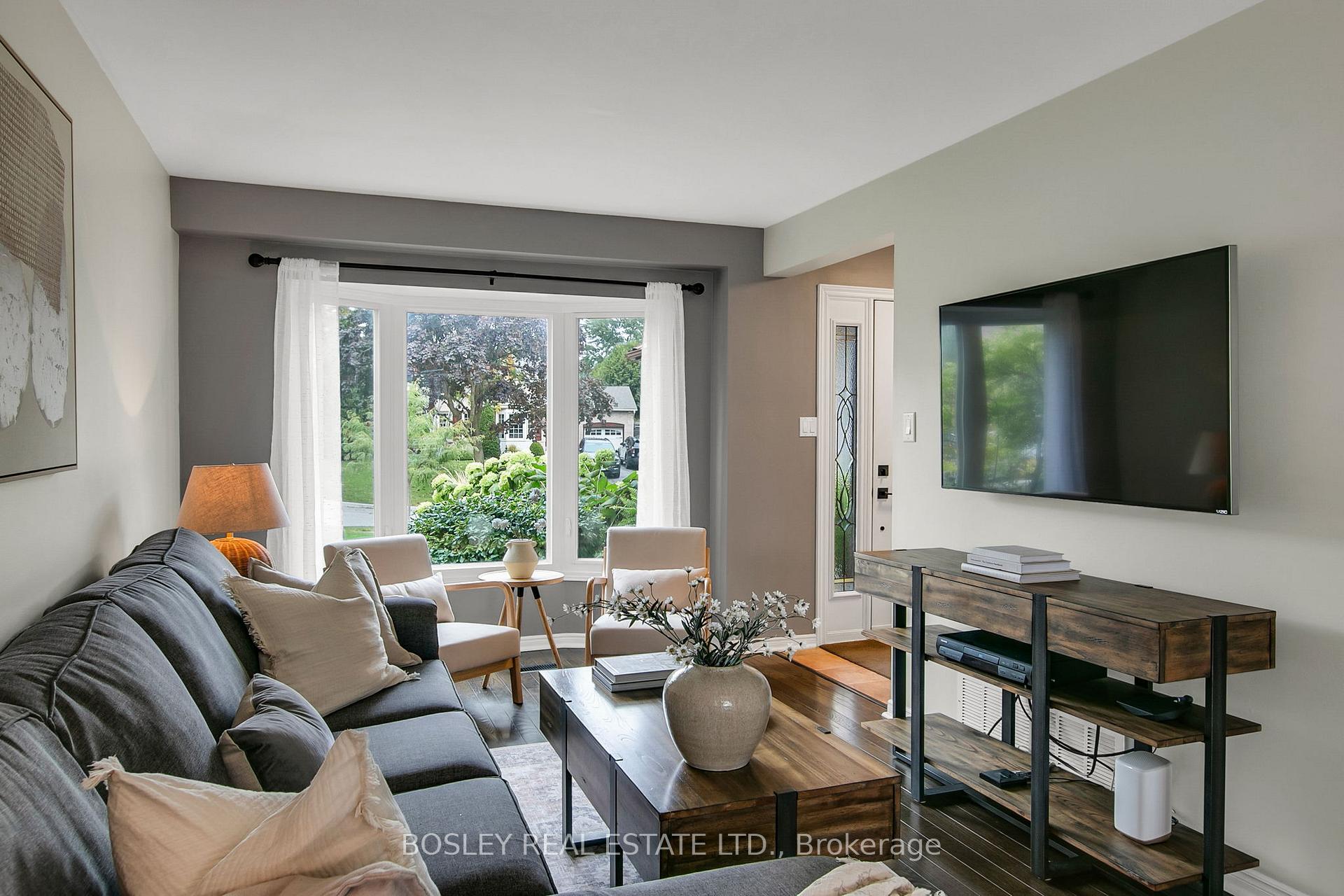 Photo 6 of 769 Lochness Crescent, Oshawa, McLaughlin — HOMEH