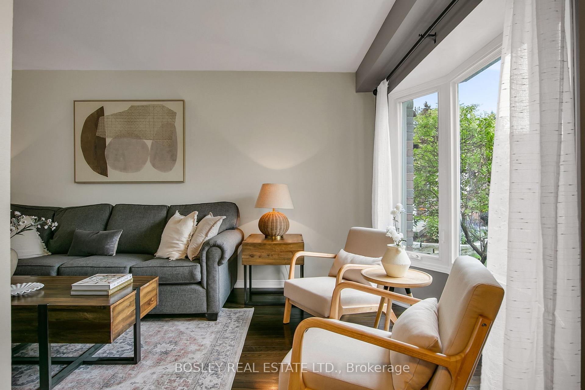 Photo 8 of 769 Lochness Crescent, Oshawa, McLaughlin — HOMEH