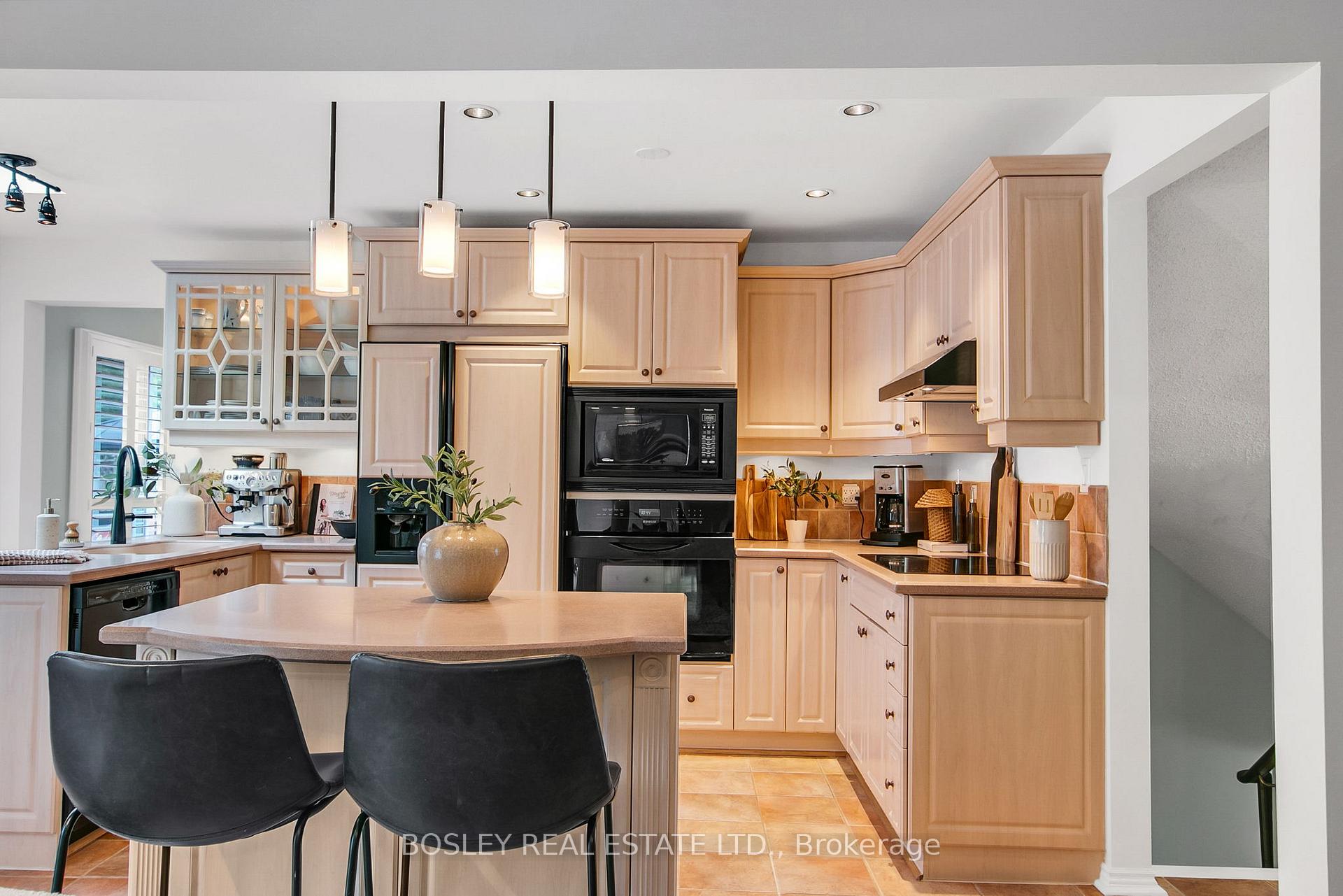 Photo 16 of 769 Lochness Crescent, Oshawa, McLaughlin — HOMEH