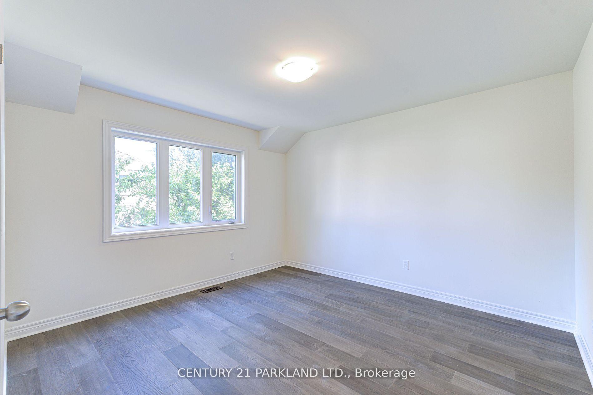 Photo 4 of Unit POTL #4, 1741 Fairport Road, Pickering, Dunbarton — HOMEH