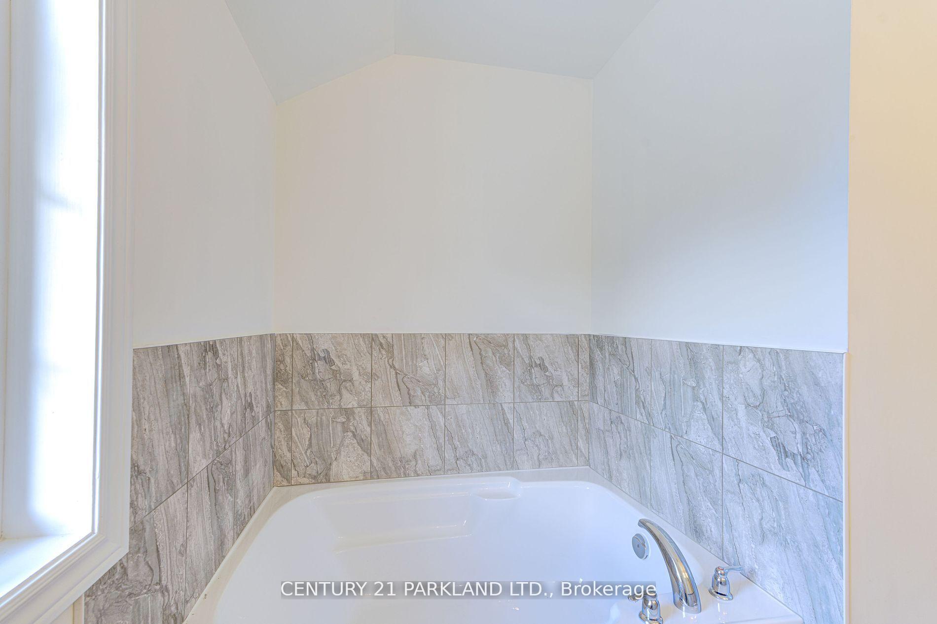Photo 12 of Unit POTL #4, 1741 Fairport Road, Pickering, Dunbarton — HOMEH