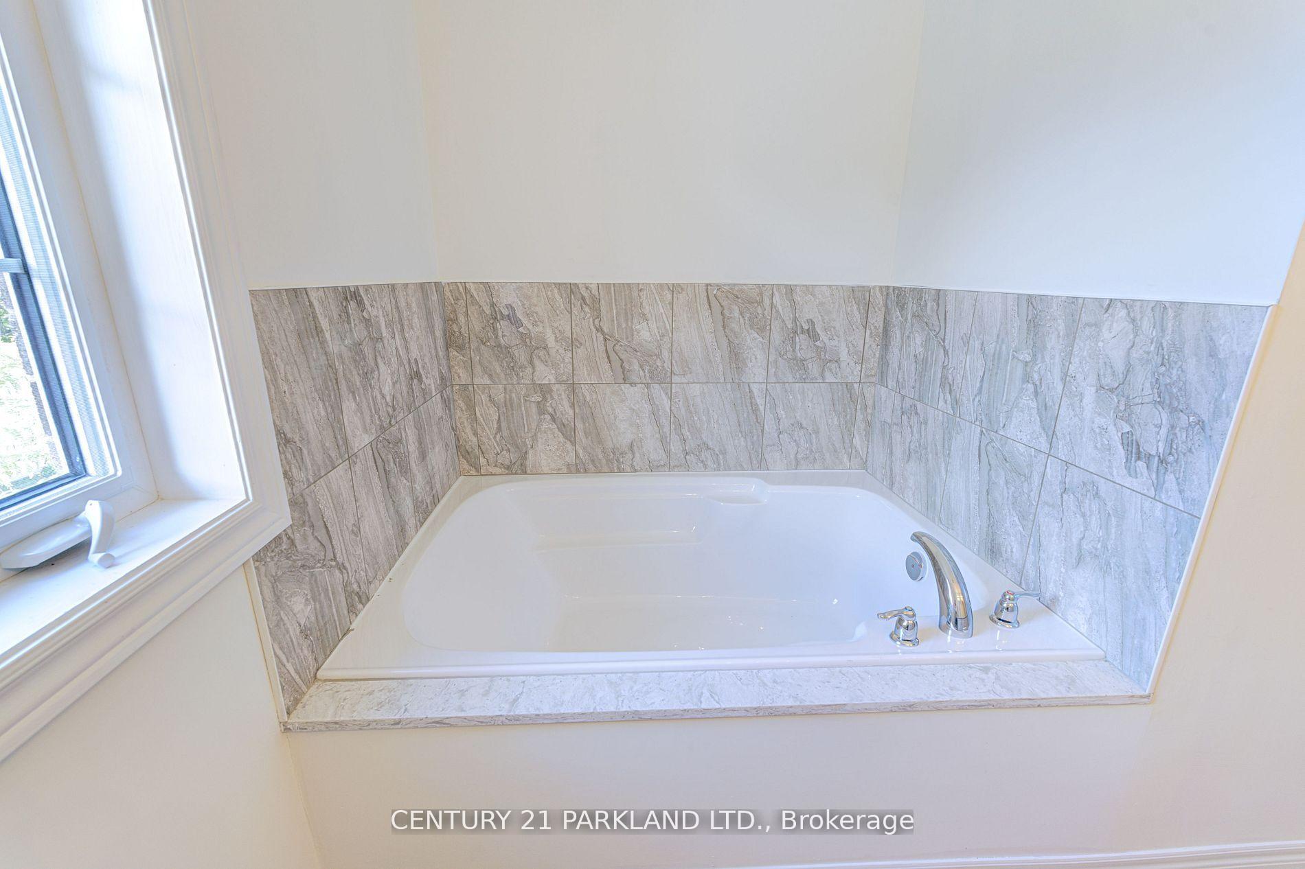 Photo 13 of Unit POTL #4, 1741 Fairport Road, Pickering, Dunbarton — HOMEH