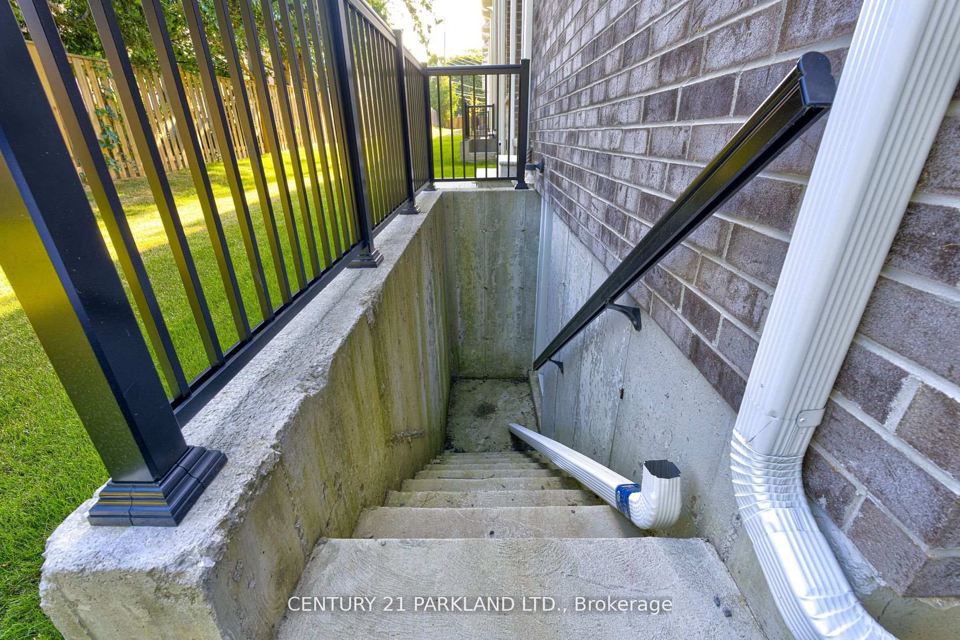 Photo 16 of Unit POTL #4, 1741 Fairport Road, Pickering, Dunbarton — HOMEH