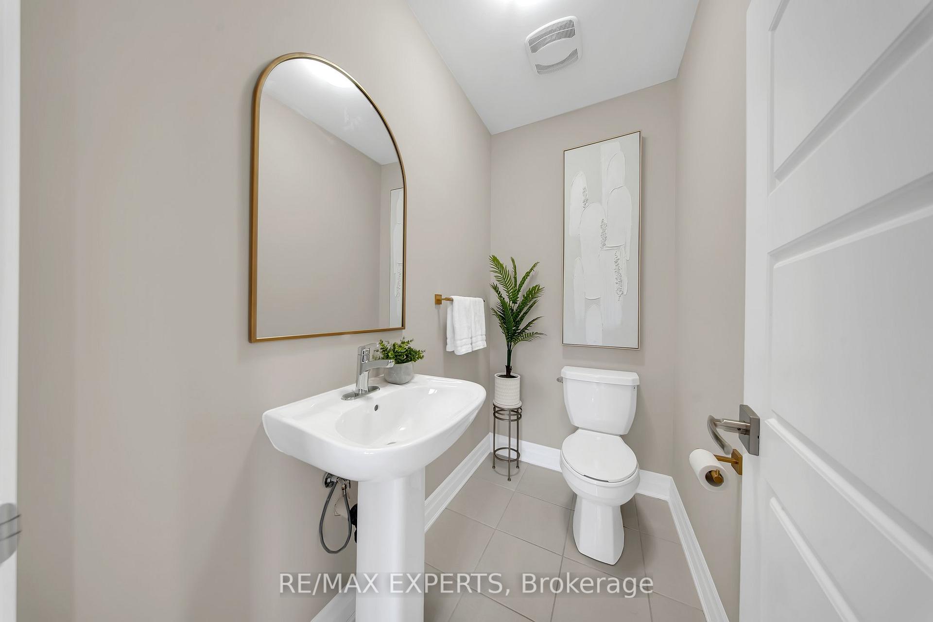 Photo 10 of 1573 Moira Crescent, Milton, Bowes — HOMEH