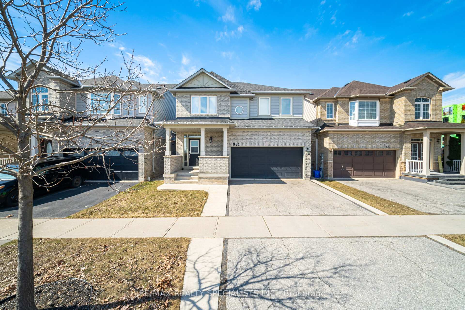 Photo 2 of 981 Kennedy Circle, Milton, Coates — HOMEH
