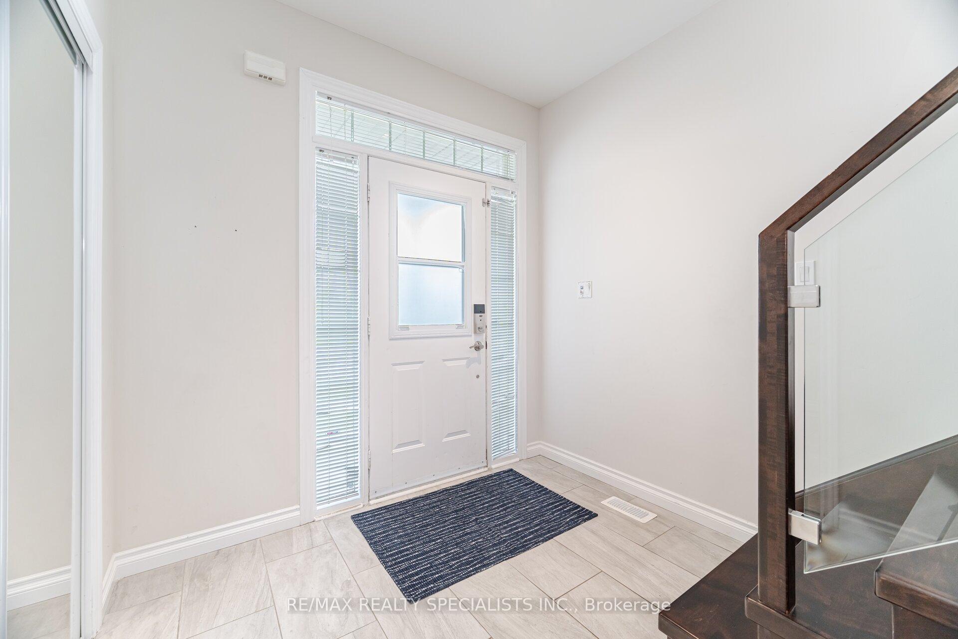 Photo 6 of 981 Kennedy Circle, Milton, Coates — HOMEH