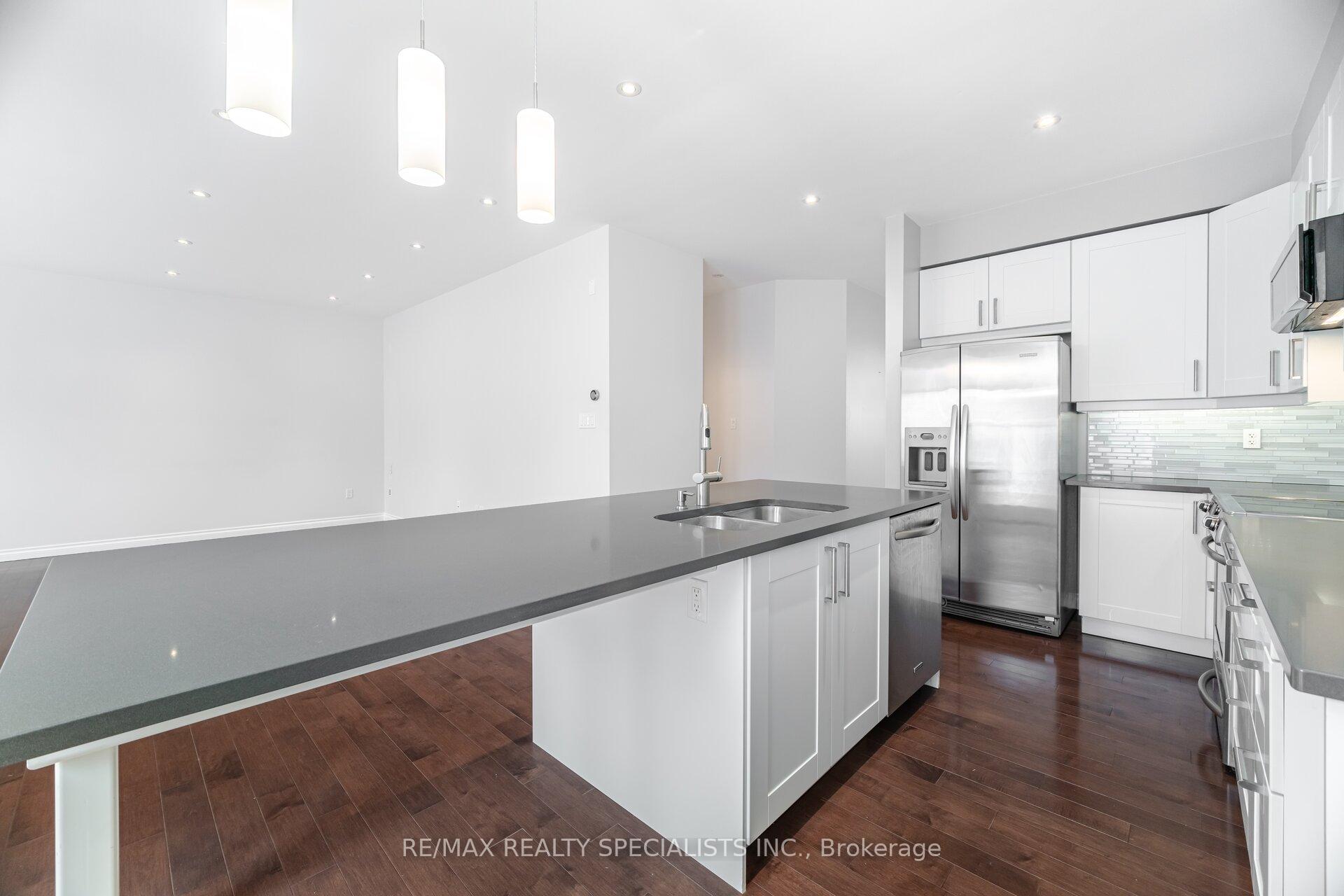 Photo 10 of 981 Kennedy Circle, Milton, Coates — HOMEH