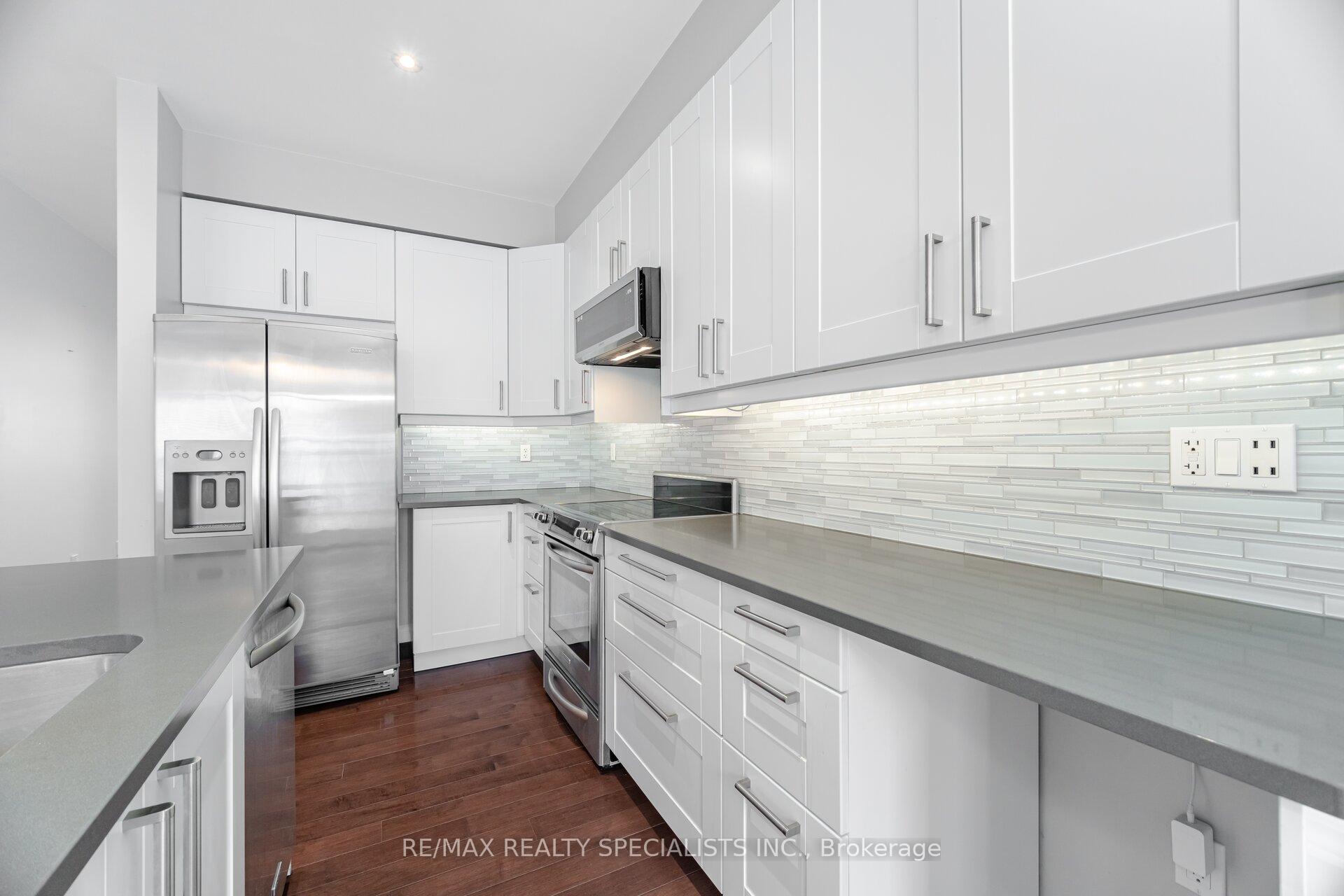 Photo 11 of 981 Kennedy Circle, Milton, Coates — HOMEH