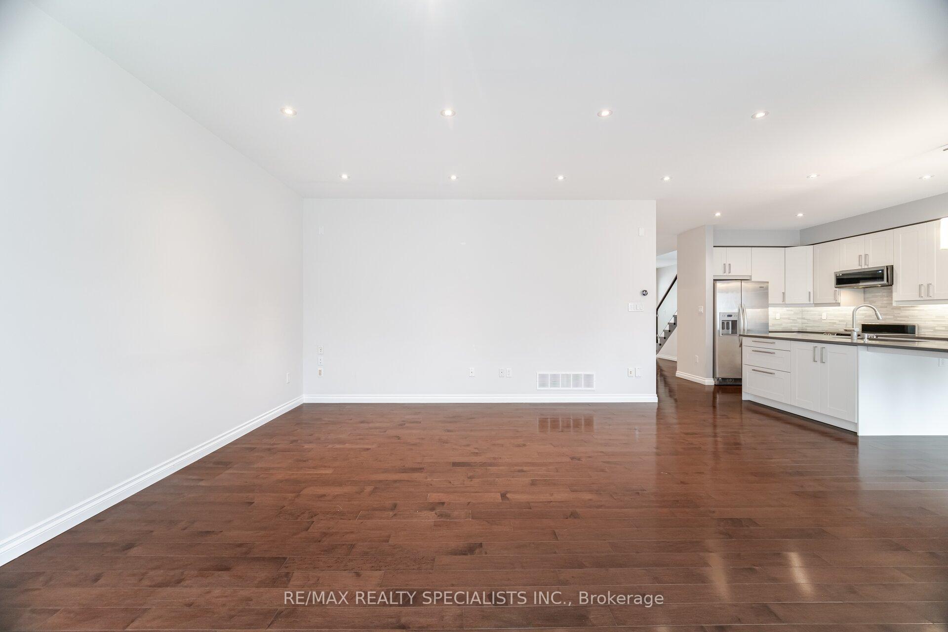 Photo 15 of 981 Kennedy Circle, Milton, Coates — HOMEH