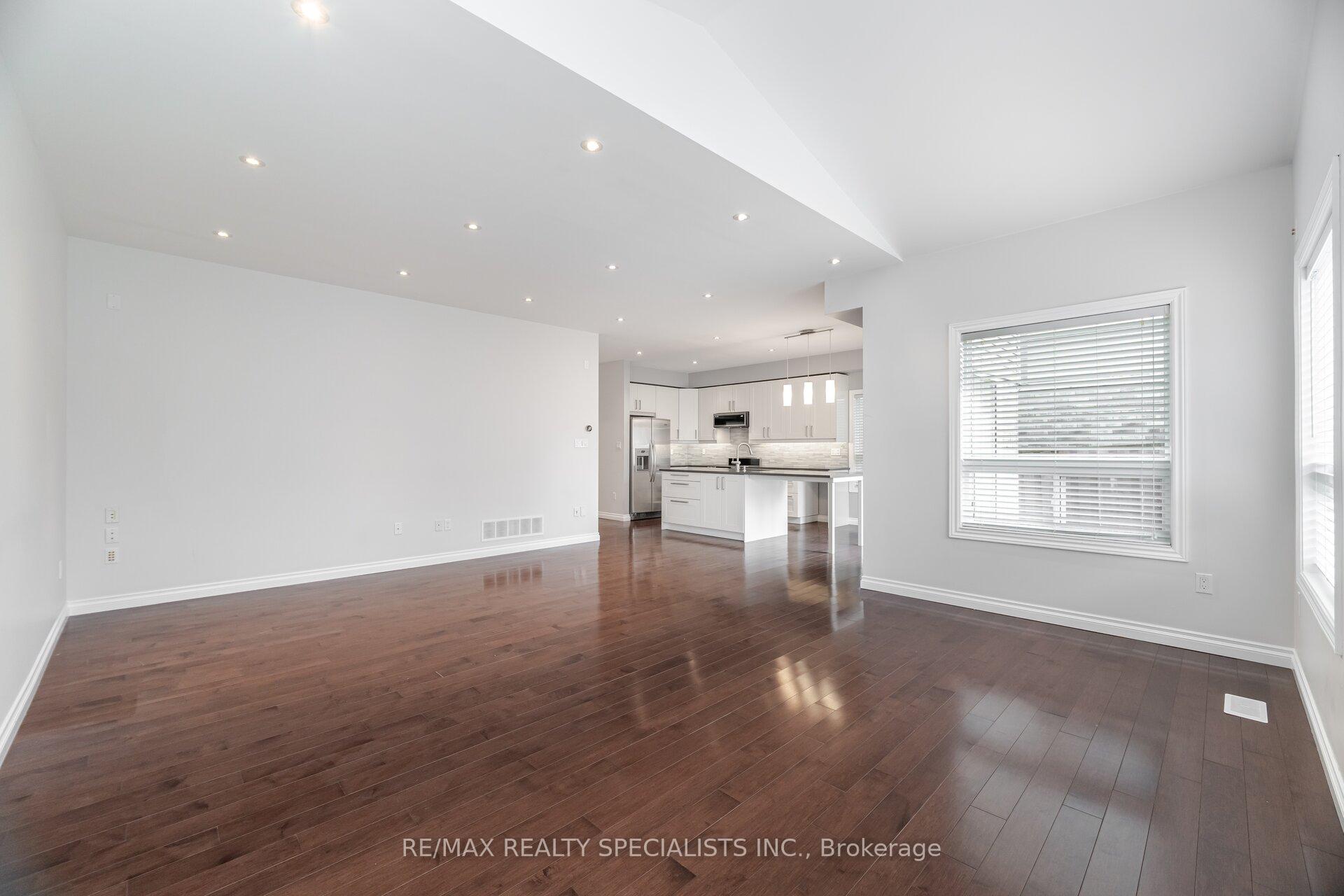 Photo 20 of 981 Kennedy Circle, Milton, Coates — HOMEH