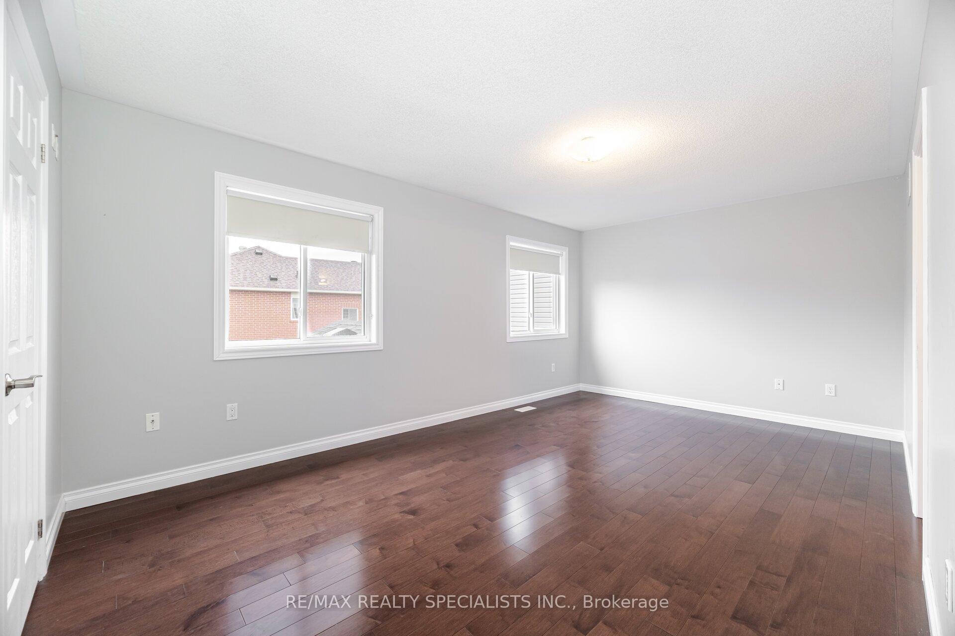 Photo 25 of 981 Kennedy Circle, Milton, Coates — HOMEH