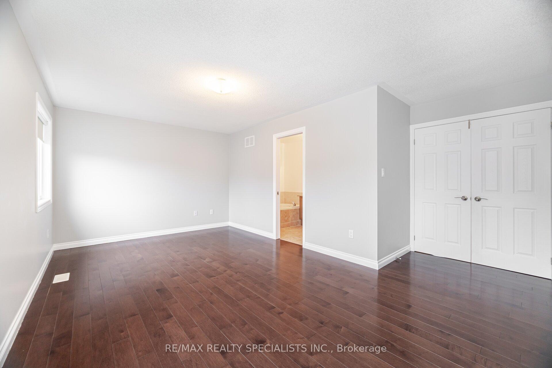 Photo 26 of 981 Kennedy Circle, Milton, Coates — HOMEH
