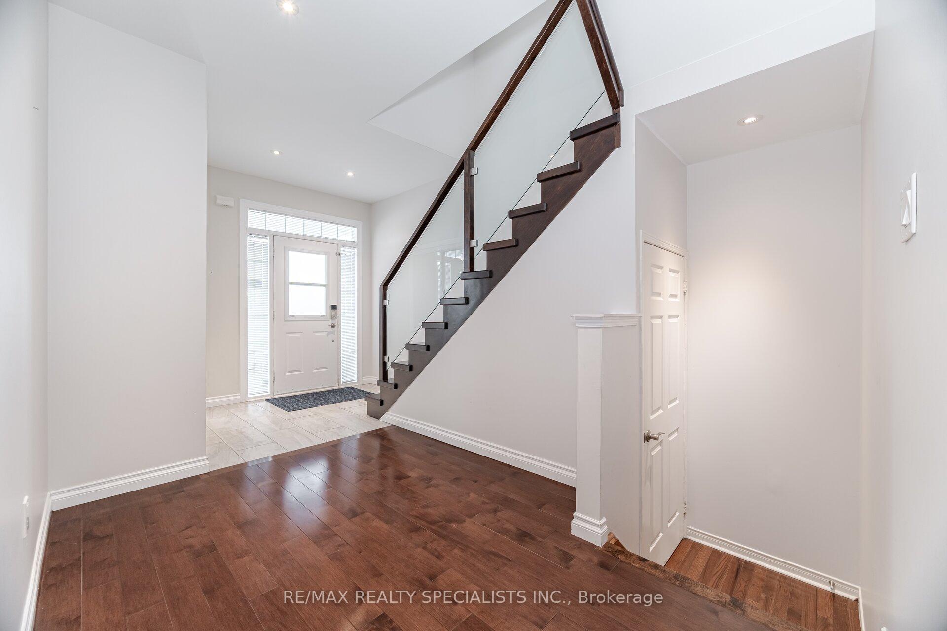 Photo 36 of 981 Kennedy Circle, Milton, Coates — HOMEH