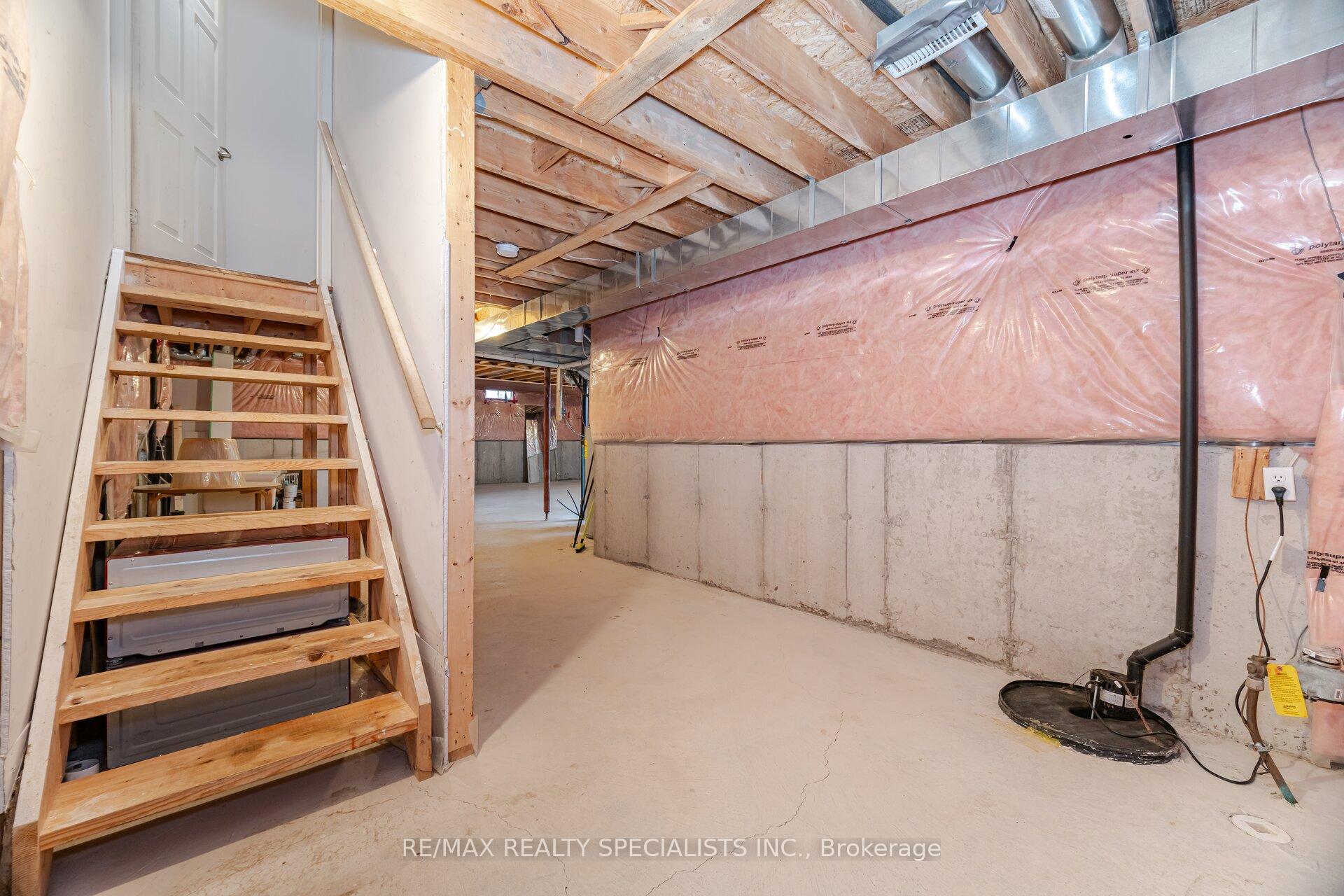 Photo 37 of 981 Kennedy Circle, Milton, Coates — HOMEH