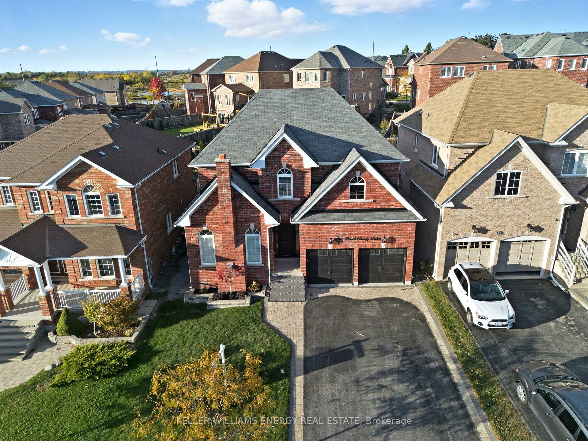 Photo 2 of 872 Black Cherry Drive, Oshawa, Taunton — HOMEH