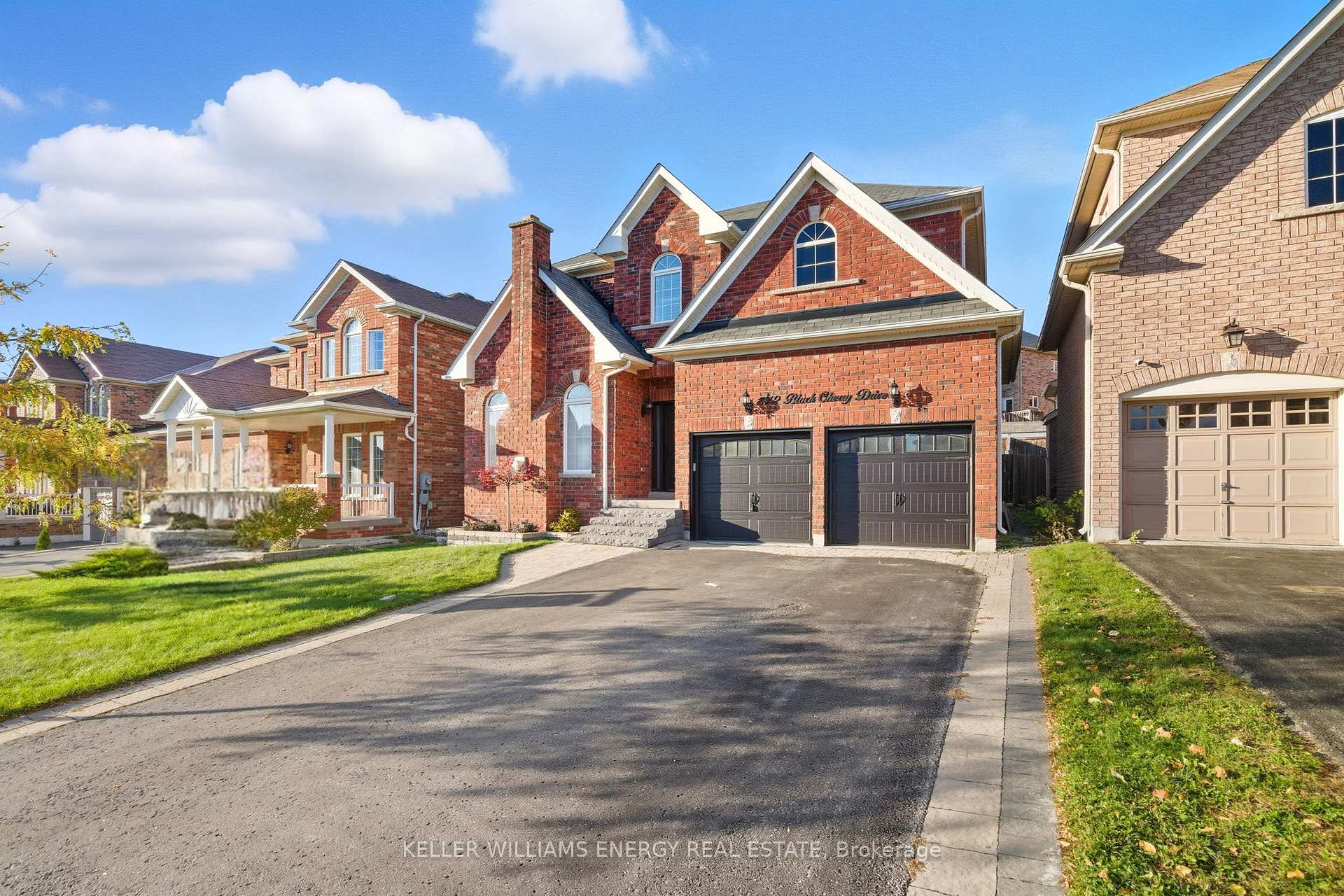 Photo 3 of 872 Black Cherry Drive, Oshawa, Taunton — HOMEH
