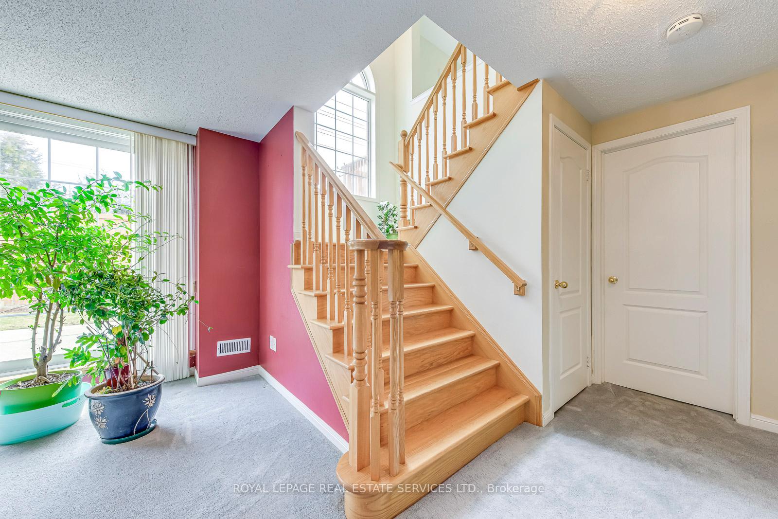 Photo 21 of 1652 Allan Crescent, Milton, Beaty — HOMEH