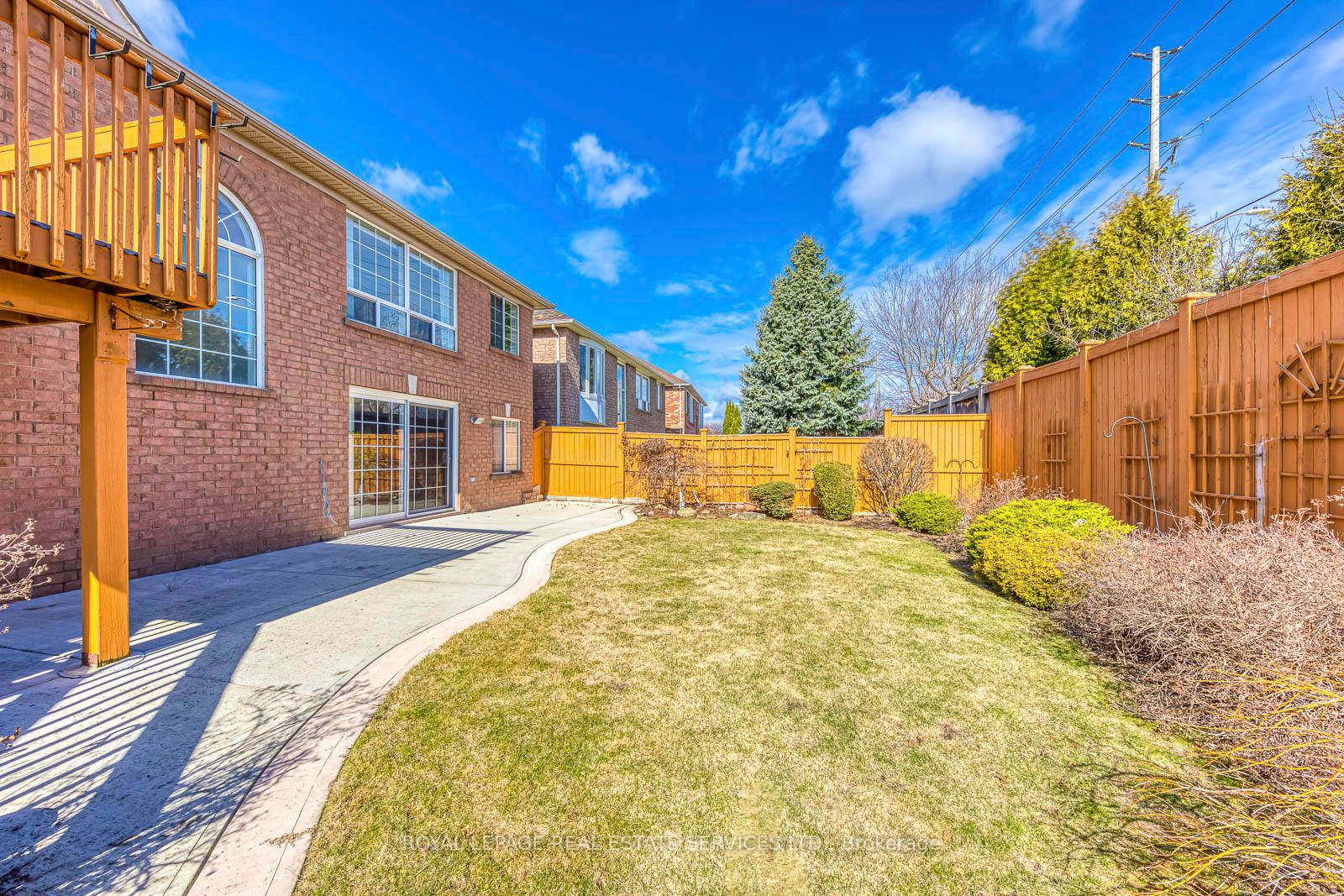 Photo 36 of 1652 Allan Crescent, Milton, Beaty — HOMEH