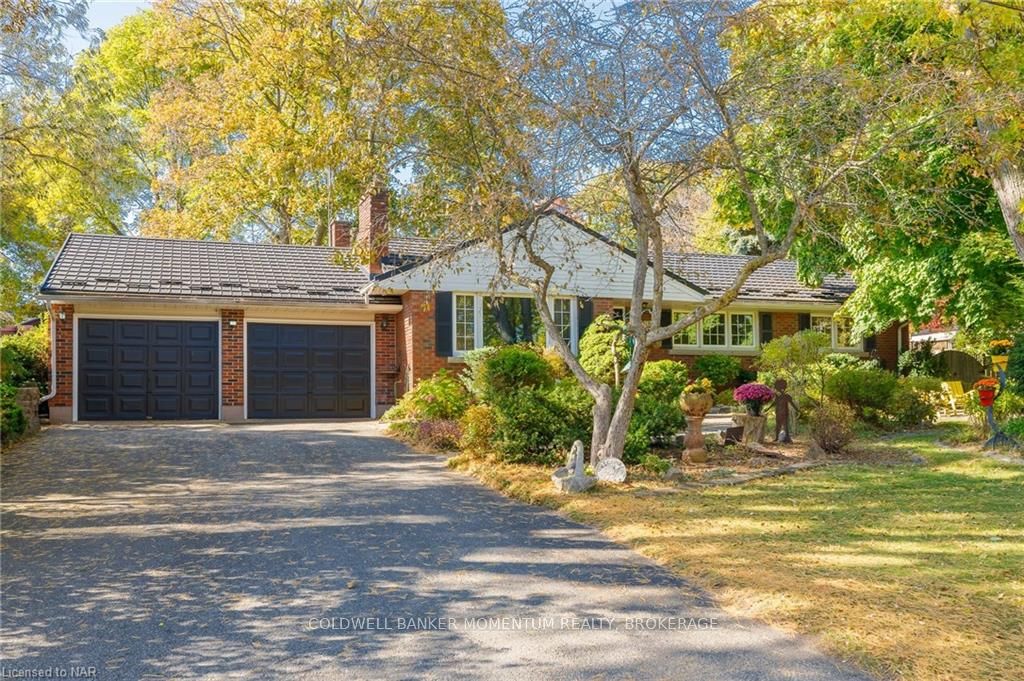 Photo 2 of 18 Alan Cr, Pelham, Fonthill — HOMEH