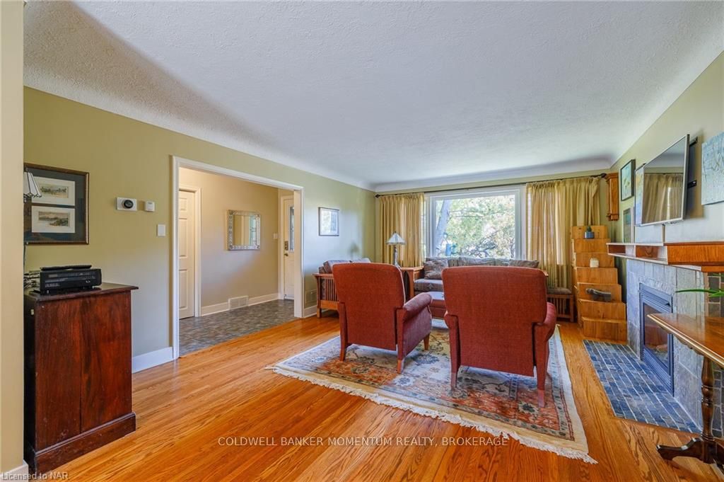 Photo 8 of 18 Alan Cr, Pelham, Fonthill — HOMEH
