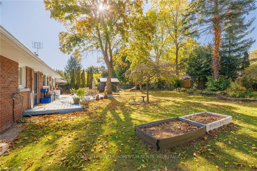 Photo 32 of 18 Alan Cr, Pelham, Fonthill — HOMEH