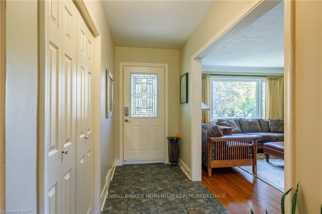 Photo 4 of 18 Alan Cr, Pelham, Fonthill — HOMEH