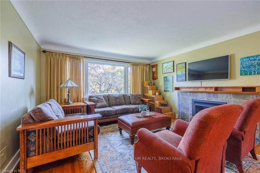 Photo 7 of 18 Alan Cr, Pelham, Fonthill — HOMEH