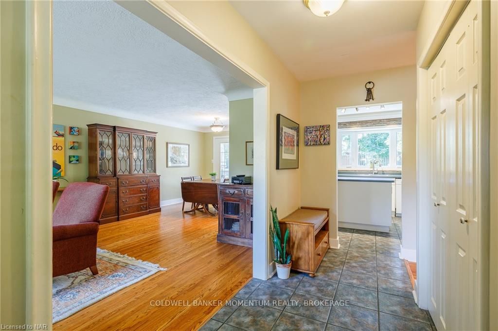 Photo 5 of 18 Alan Cr, Pelham, Fonthill — HOMEH