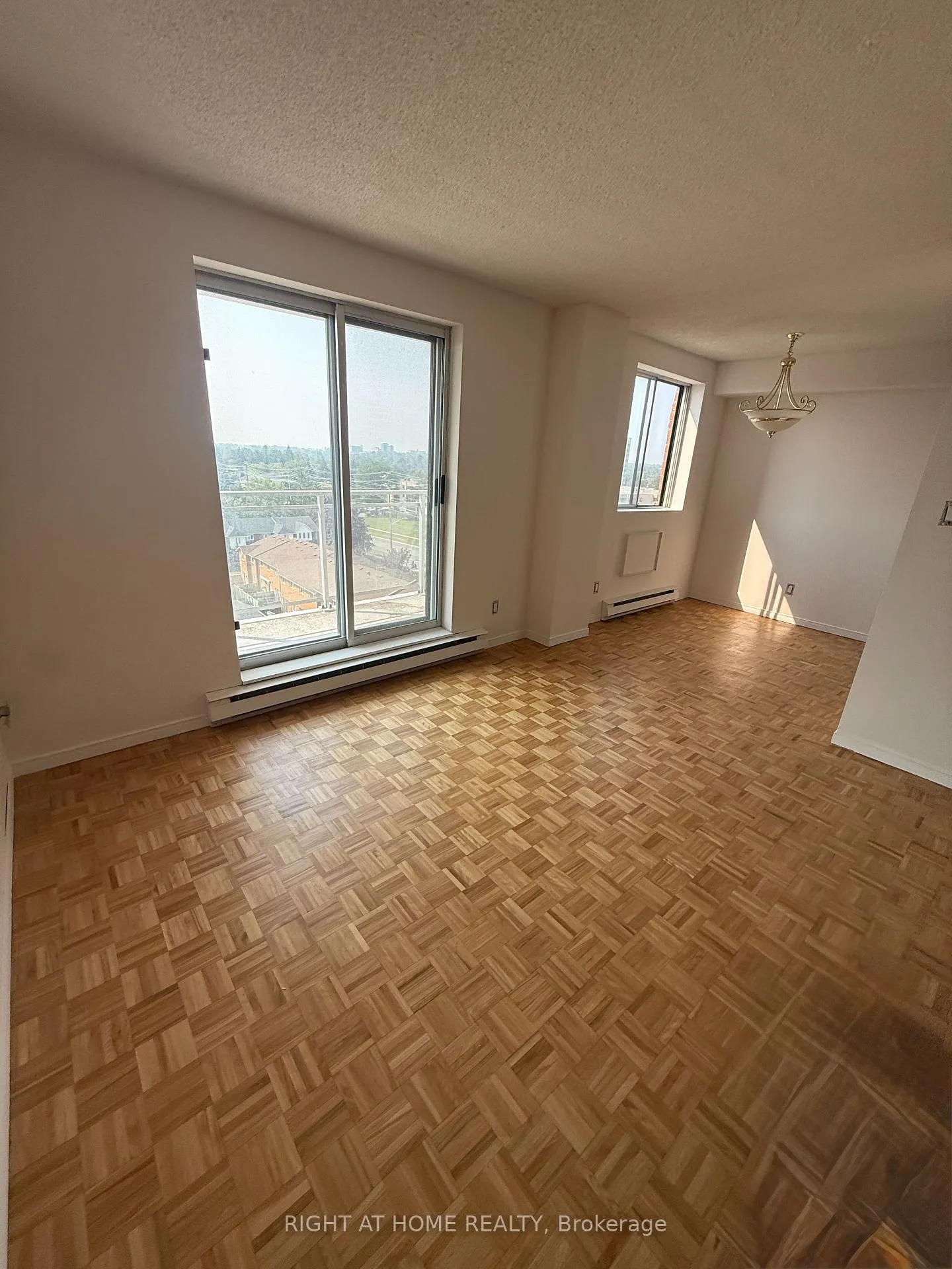 Photo 7 of Unit 708, 855 Wilson Road N, Oshawa, Pinecrest — HOMEH