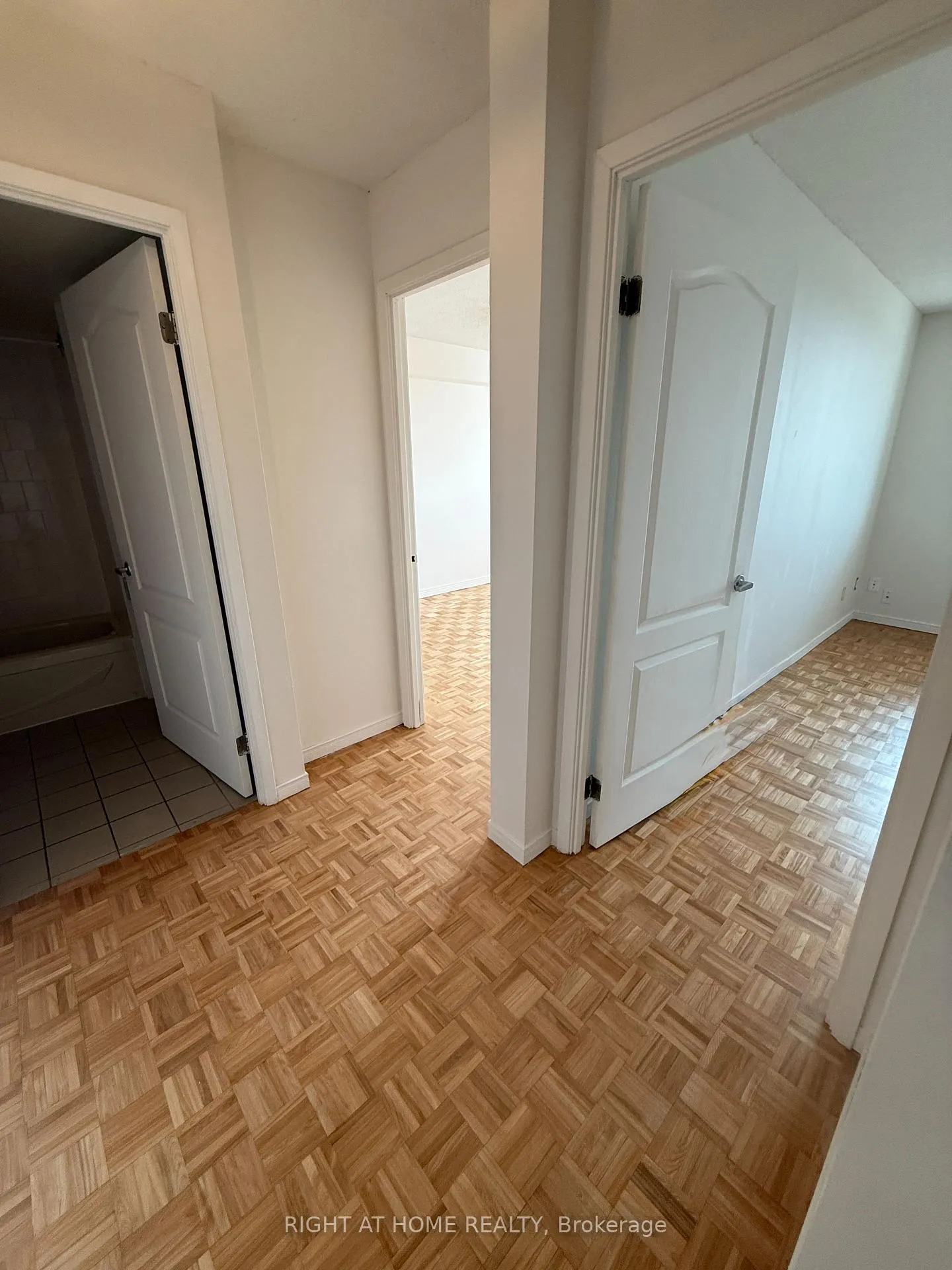 Photo 9 of Unit 708, 855 Wilson Road N, Oshawa, Pinecrest — HOMEH