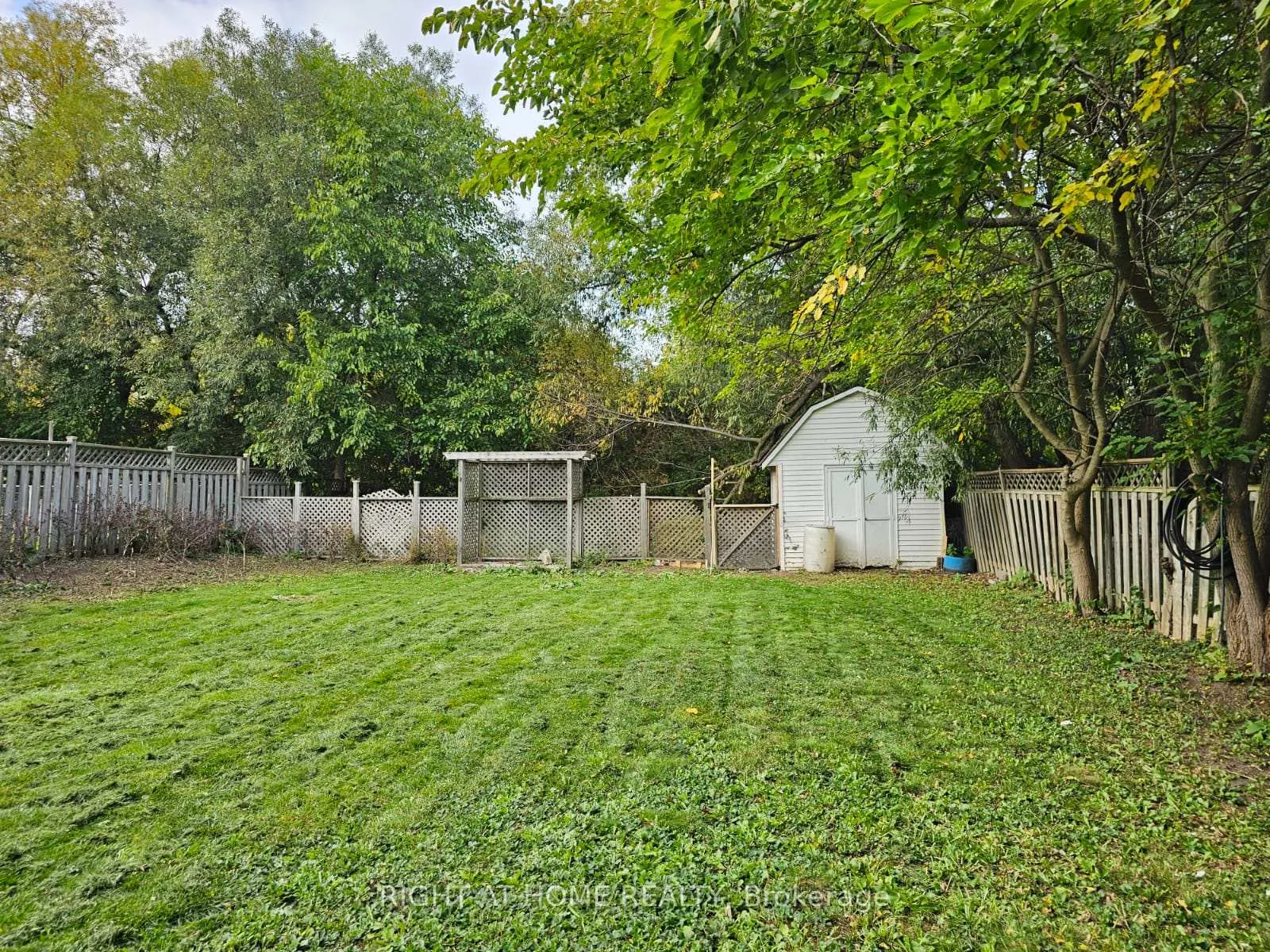 Photo 6 of Unit Main & 2nd Level, 730 Sheppard Avenue, Pickering, Woodlands — HOMEH
