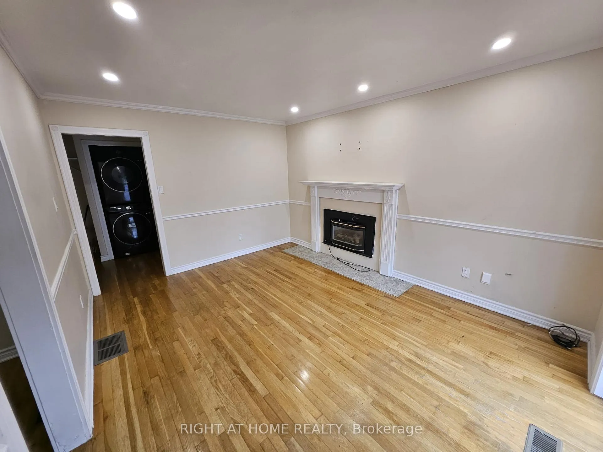 Photo 12 of Unit Main & 2nd Level, 730 Sheppard Avenue, Pickering, Woodlands — HOMEH