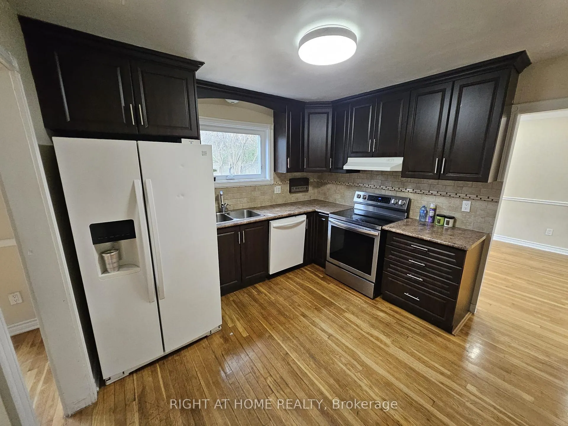 Photo 14 of Unit Main & 2nd Level, 730 Sheppard Avenue, Pickering, Woodlands — HOMEH