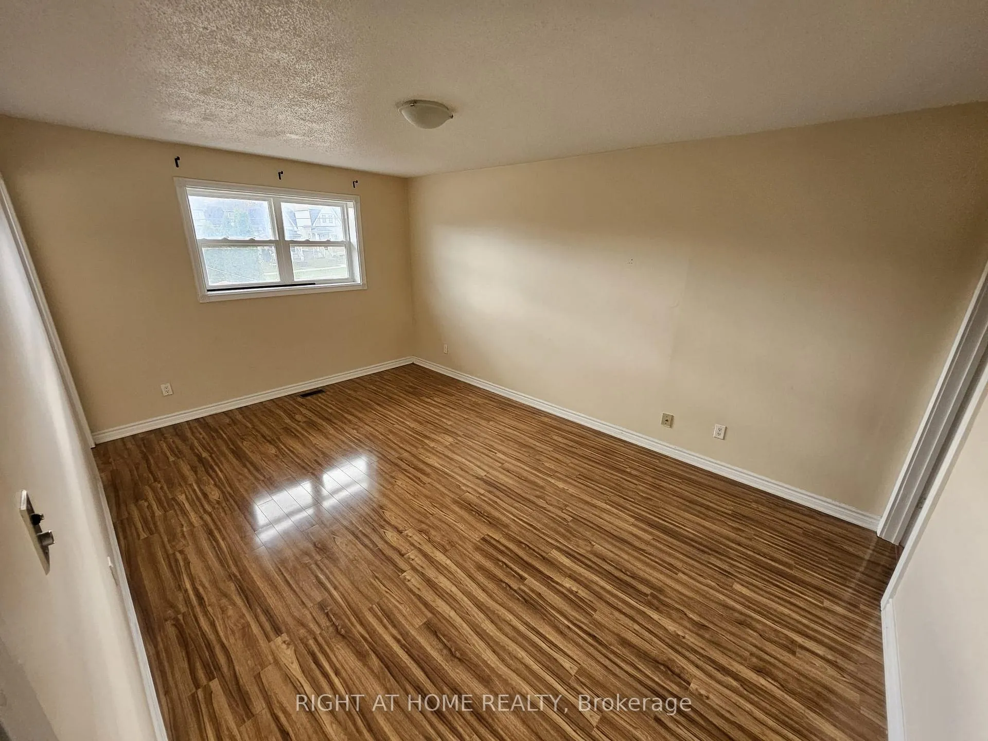 Photo 33 of Unit Main & 2nd Level, 730 Sheppard Avenue, Pickering, Woodlands — HOMEH