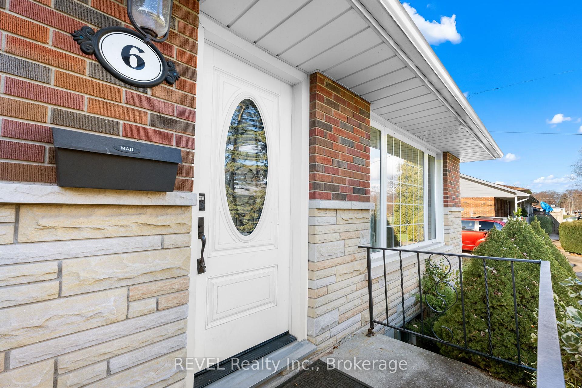 Photo 5 of 6 Stella Street, Pelham, Fonthill — HOMEH
