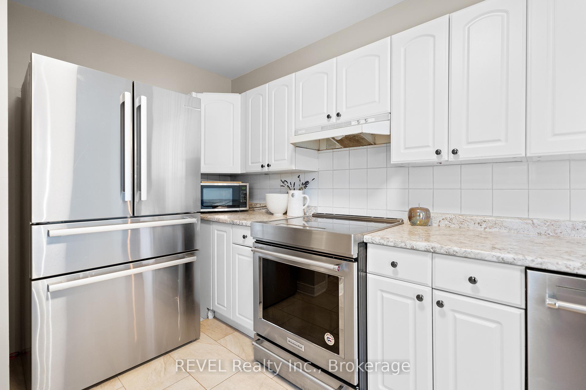 Photo 13 of 6 Stella Street, Pelham, Fonthill — HOMEH